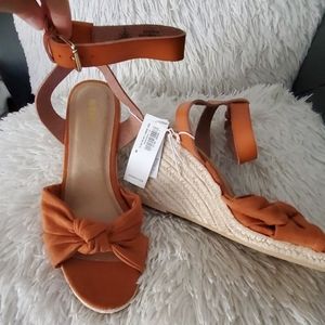 Knotted wedge sandals
